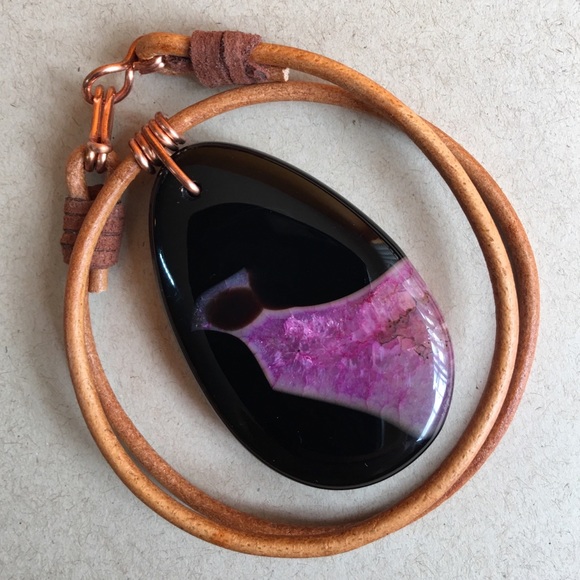 Jewelry - 🌸NEW🌸16” Agate Gemstone Leather Choker Necklace